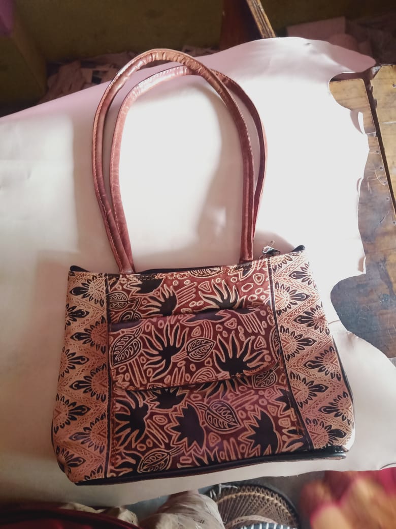 Buy CLASSIQUE Shantiniketan Pure Leather Traditional Printed Handbag Purse  for Women Batua at Amazon.in